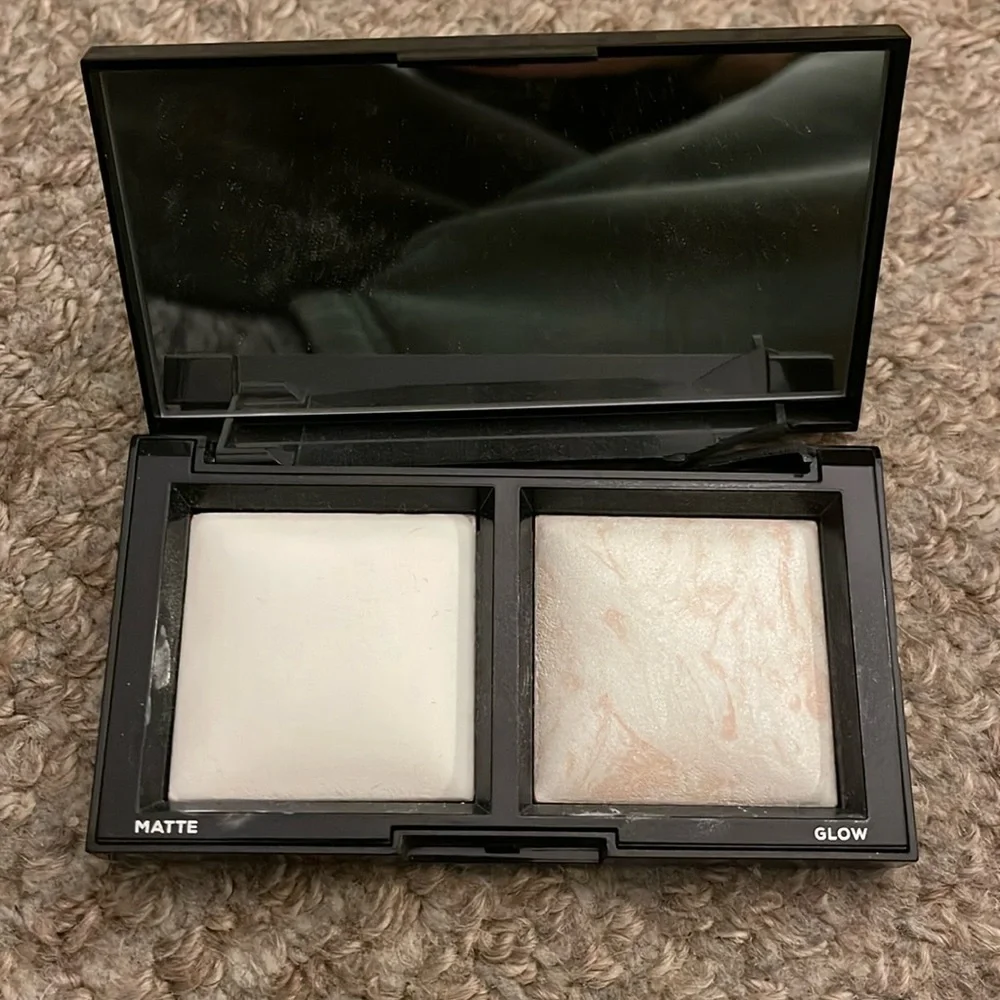 bareMinerals Invisible Light Translucent Powder Duo - Picture 2 of 10